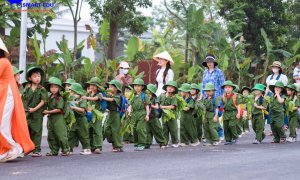 Trường MN Quảng Châu kết hợp cùng công ty SmartEdu tổ chức hoạt động trải nghiệm "Chiến dịch Hồ Chí Minh toàn thắng" nhân kỉ niệm 50 năm Giải phóng Miền Nam - Thống nhất Đất nước