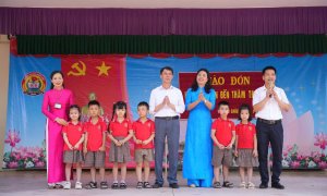 Hình ảnh các em học sinh khối Mẫu Giáo Lớn 5-6T Trường Mầm Non Quảng Châu tham quan Trường Tiểu Học năm học 2024-2025