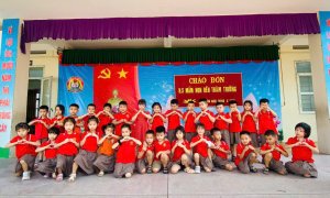 Hình ảnh các em học sinh khối Mẫu Giáo Lớn 5-6T Trường Mầm Non Quảng Châu tham quan Trường Tiểu Học năm học 2024-2025
