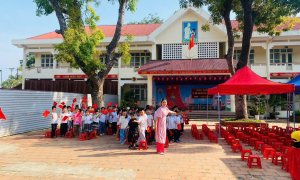 Hình ảnh các em học sinh khối Mẫu Giáo Lớn 5-6T Trường Mầm Non Quảng Châu tham quan Trường Tiểu Học năm học 2024-2025