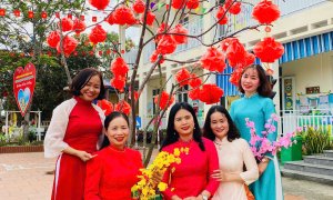 CBGV,NV trong nhà trường tham gia họp mặt đầu xuân Bính Ngọ 2026